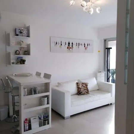 Les Delphes, Tres Beau 2p Proche Et Monaco * מנטון