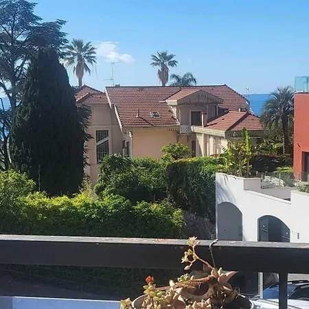 Appartement Les Delphes, Tres Beau 2p Proche Et Monaco *