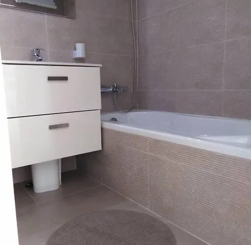 Les Delphes, Tres Beau 2p Proche Et Monaco *