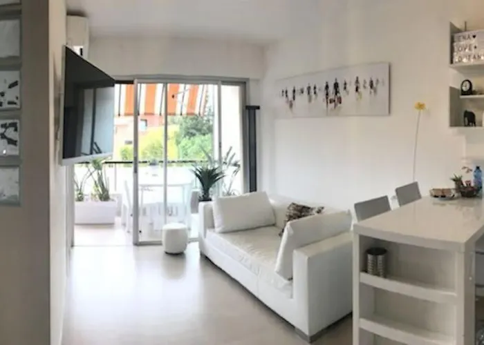 Les Delphes, Tres Beau 2p Proche Et Monaco דירה