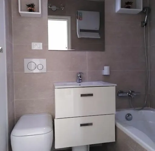 Les Delphes, Tres Beau 2p Proche Et Monaco *