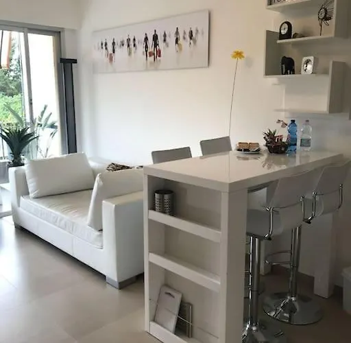 Les Delphes, Tres Beau 2p Proche Et Monaco